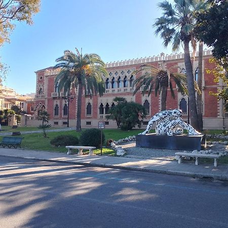 Reggioduomo Apartment เรจโจ ดี คาลาเบีย ภายนอก รูปภาพ